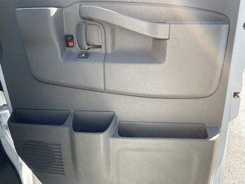 Used 2024 GMC Savana 2500 w/ Driver Convenience Package image 21