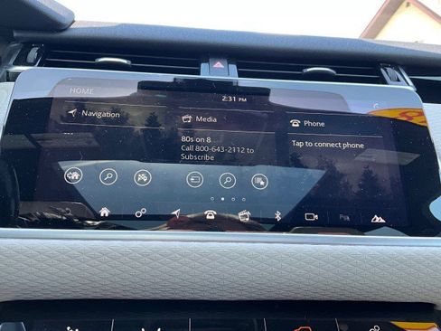 Used 2018 Land Rover Range Rover Velar R-Dynamic SE AWD/4WD image 18