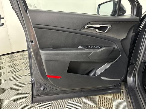 Used 2023 Kia Sportage LX FWD image 7