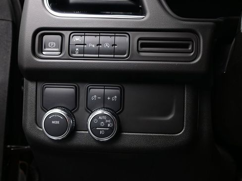 Used 2023 GMC Yukon XL SLE RWD image 15