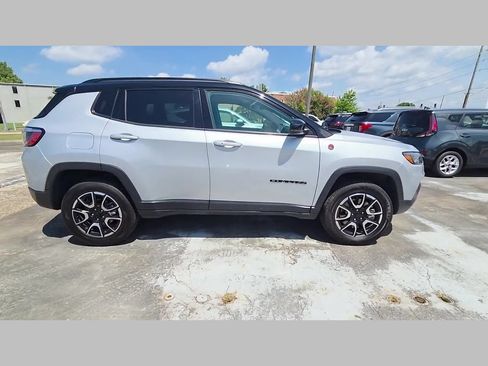 Used 2024 Jeep Compass Trailhawk AWD/4WD image 34