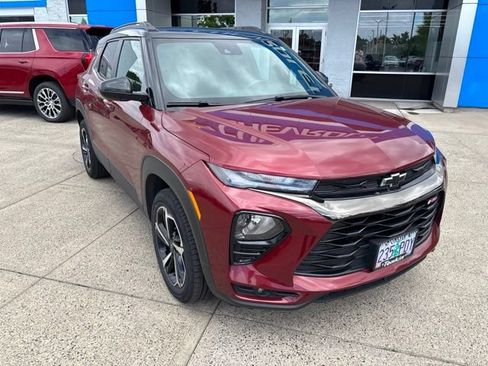 Used 2023 Chevrolet TrailBlazer RS w/ Sun and Liftgate Package AWD/4WD image 2