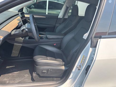 Used 2023 Tesla Model Y Performance AWD/4WD image 9
