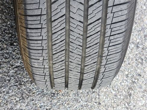 Used 2016 Ford Explorer XLT w/ Equipment Group 202A image 10