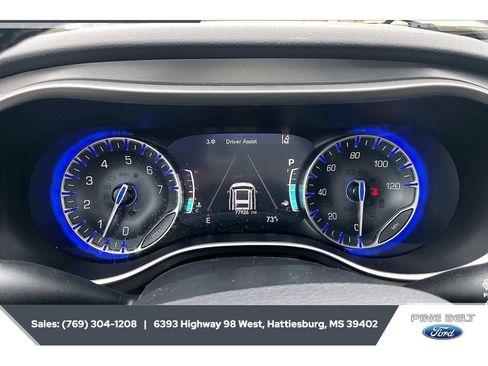 Used 2023 Chrysler Pacifica Touring-L FWD image 14