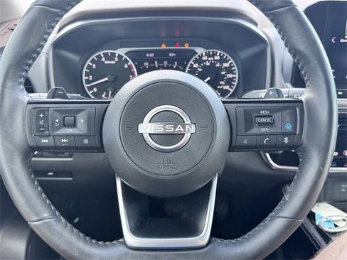 Used 2023 Nissan Rogue SL w/ SL Premium Package image 12