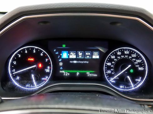 Used 2019 Toyota Avalon Limited image 10