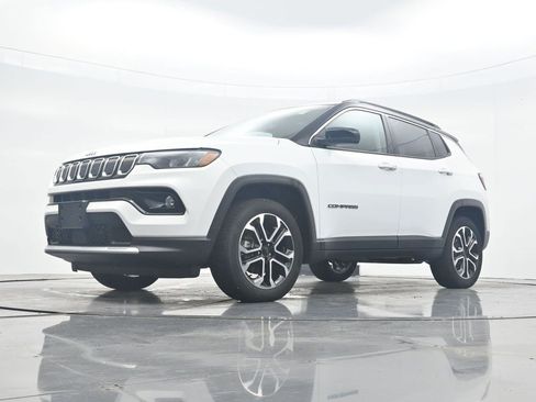Used 2022 Jeep Compass Limited AWD/4WD image 25