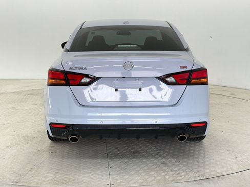 Used 2024 Nissan Altima 2.5 SR w/ SR Premium Package image 10