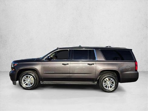 Used 2018 Chevrolet Suburban LT image 9