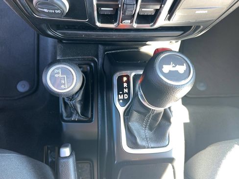 Used 2024 Jeep Wrangler Sport S image 21