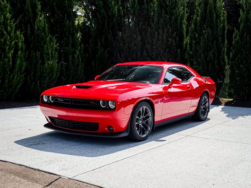 Used 2023 Dodge Challenger R/T Scat Pack w/ Plus Package RWD image 5