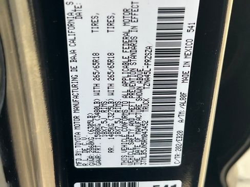 Used 2024 Toyota Tacoma Limited w/ Limited Package (LT) image 24