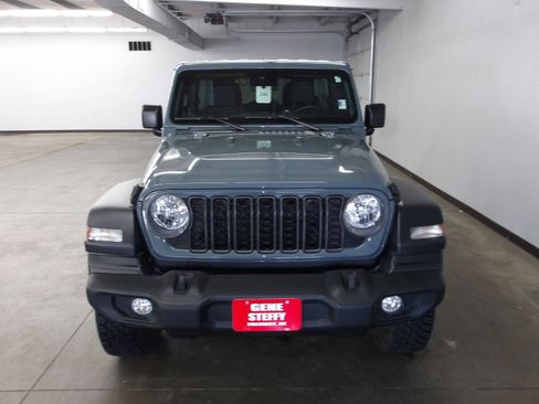 Used 2024 Jeep Wrangler Unlimited Sport AWD/4WD image 6