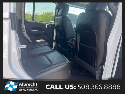 Used 2022 Jeep Gladiator Overland AWD/4WD image 16
