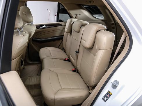 Used 2015 Mercedes-Benz ML 350 4MATIC w/ Premium 1 Package image 44