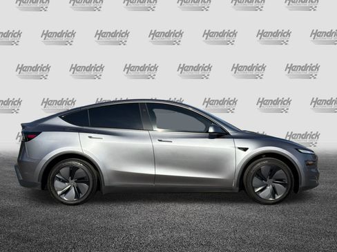 Used 2026 Tesla Model Y 2WD image 3