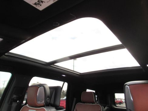 Used 2023 GMC Yukon Denali Ultimate image 28