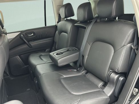Used 2021 Nissan Armada SV AWD/4WD image 11