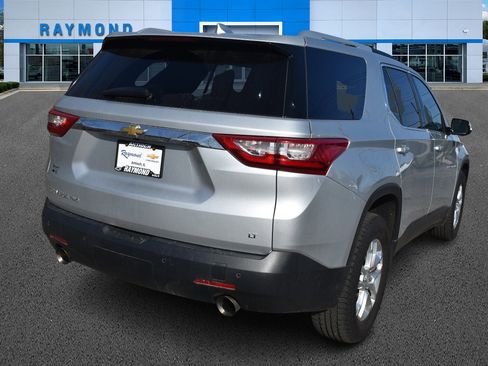 Used 2018 Chevrolet Traverse LT image 3