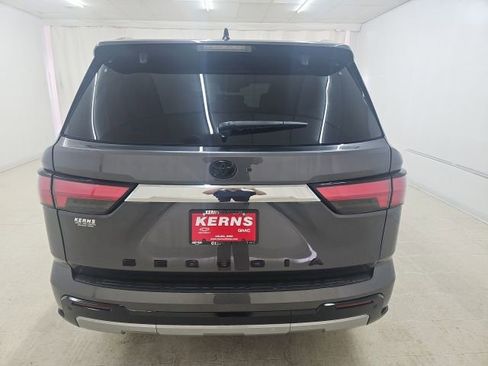 Used 2024 Toyota Sequoia Limited w/ Tow Technology Package AWD/4WD image 14