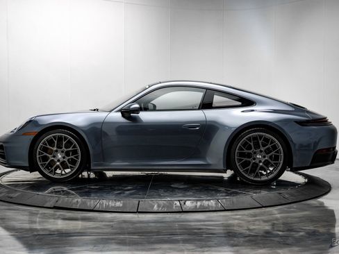 Used 2025 Porsche 911 Carrera image 6