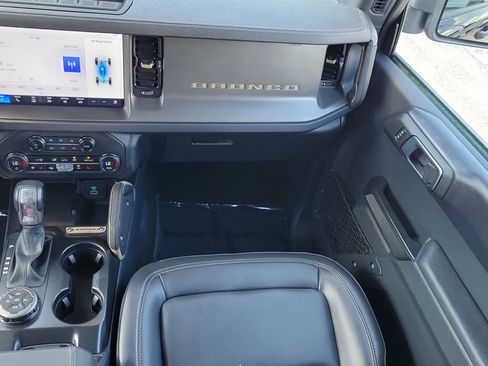 Used 2025 Ford Bronco Badlands AWD/4WD image 15