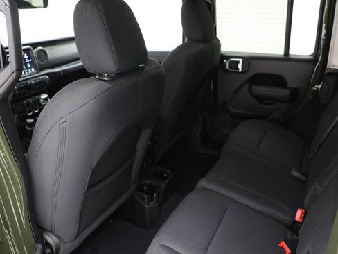 Used 2022 Jeep Wrangler Unlimited Sport w/ Sun And Sound Package AWD/4WD image 10