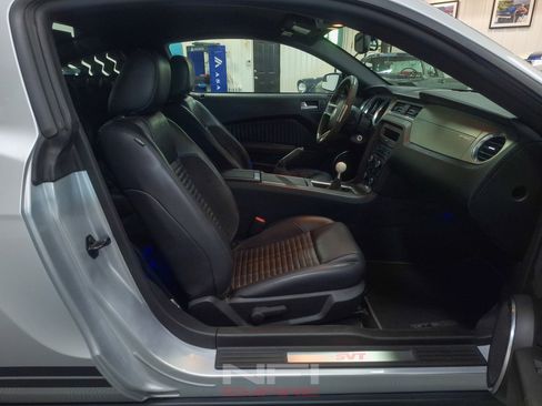 Used 2012 Ford Mustang Shelby GT500 RWD image 38