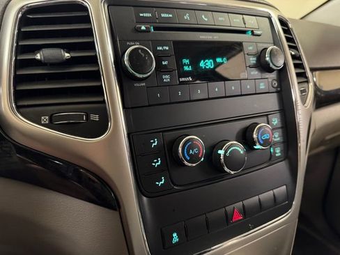 Used 2011 Jeep Grand Cherokee Laredo image 12