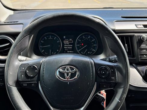 Used 2017 Toyota RAV4 LE image 10