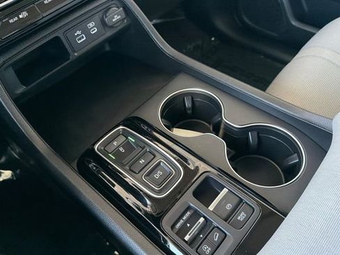 Certified 2024 Honda Pilot LX image 27