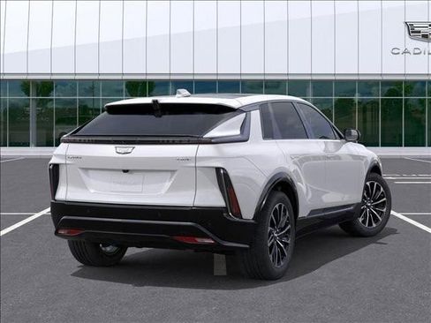 New 2025 Cadillac Lyriq Sport w/ LPO, Floor Liner Package image 4