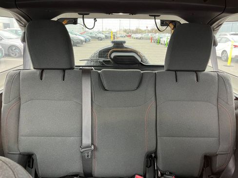 Used 2025 Jeep Wrangler Unlimited Rubicon image 37