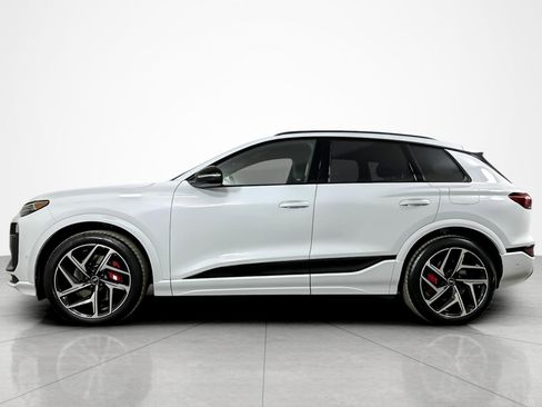 New 2025 Audi SQ6 e-tron Premium Plus image 3