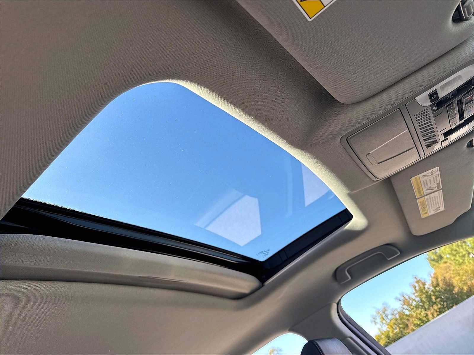 Used 2017 Acura MDX w/ Technology Package FWD image 25