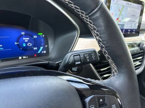 Used 2022 Ford Escape Titanium w/ Titanium Elite Package FWD image 26