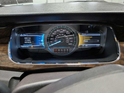 Used 2019 Ford Taurus Limited AWD/4WD image 19
