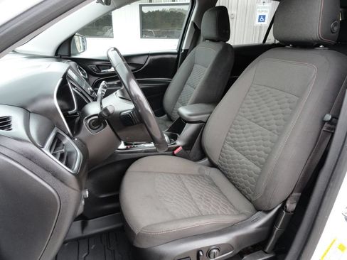 Used 2018 Chevrolet Equinox LT FWD image 10