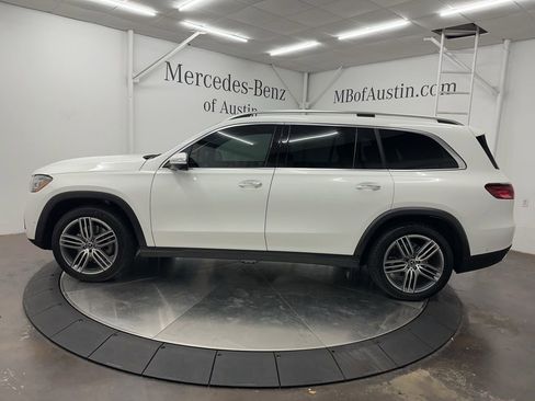 Used 2025 Mercedes-Benz GLS 450 4MATIC image 4