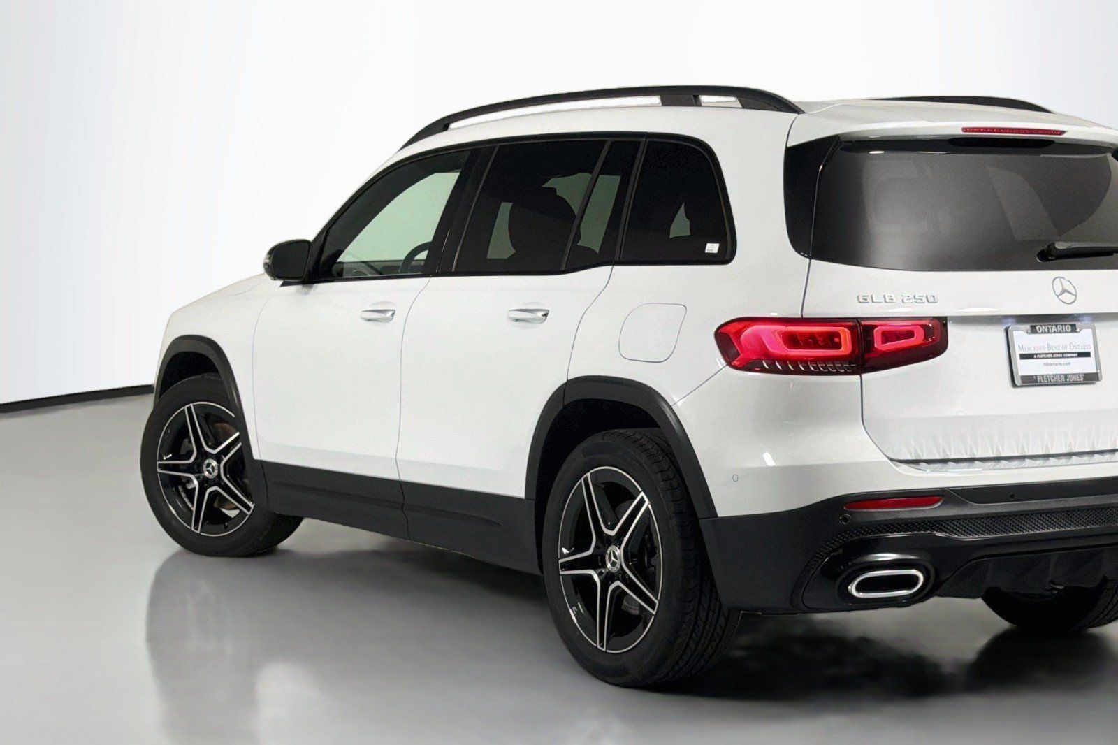 Used 2023 Mercedes-Benz GLB 250 image 14