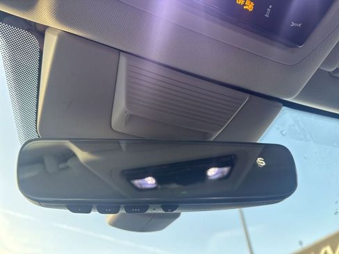 New 2026 Volkswagen Tiguan SE AWD/4WD image 32