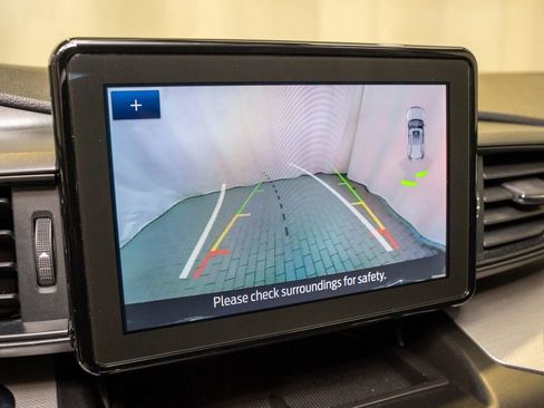 Used 2020 Ford Explorer XLT w/ Comfort Package image 14