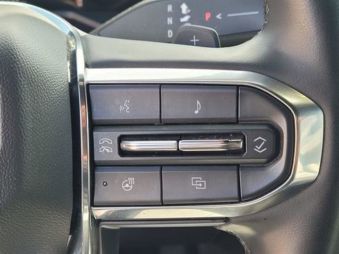 Used 2024 GMC Acadia Elevation image 16