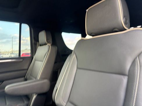 Used 2026 Chevrolet Suburban Premier AWD/4WD image 26