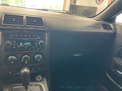Used 2009 Dodge Challenger SRT8 RWD image 22