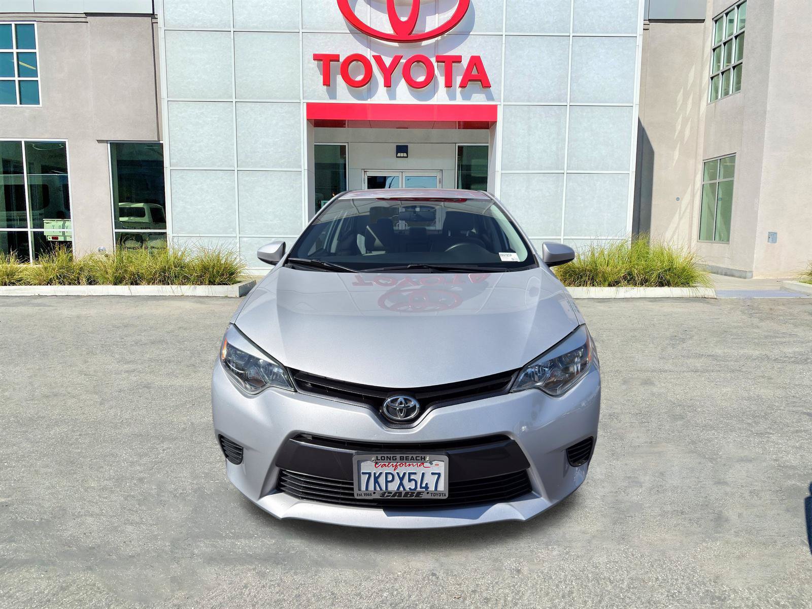 Used 2015 Toyota Corolla LE FWD image 3