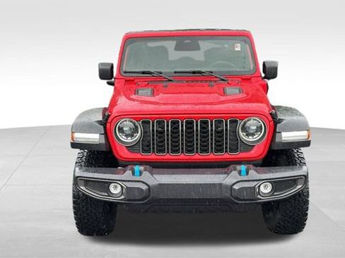 Used 2025 Jeep Wrangler Unlimited Rubicon 4xe w/ Convenience Group AWD/4WD image 8