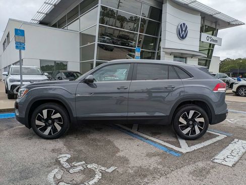 New 2026 Volkswagen Atlas Cross Sport SE FWD image 3