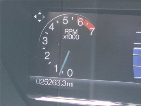 Used 2016 Lincoln Navigator Select RWD image 10